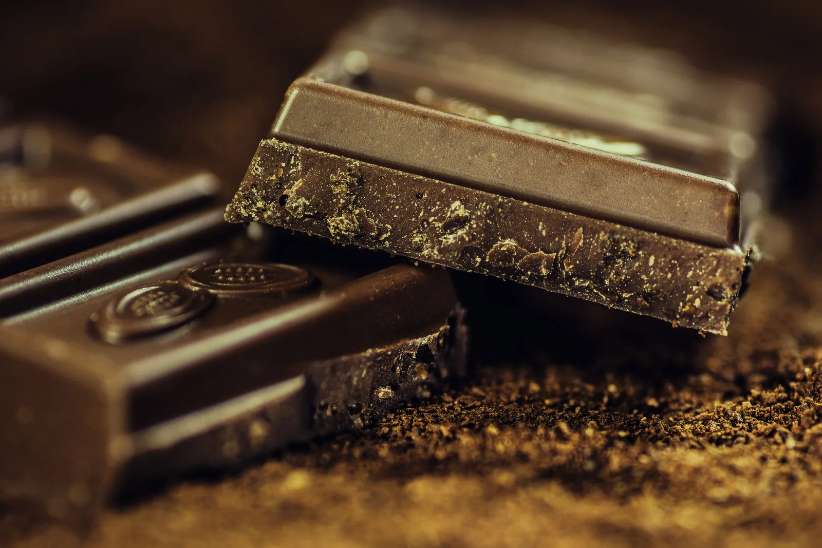 Kakaobohnen und dunkle Schokolade: die bittersüße, schokoladige Gourmand-Note der Parfümerie